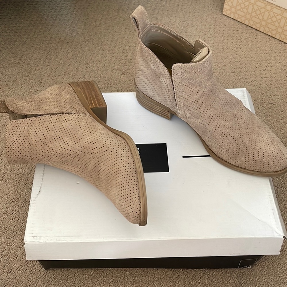 Taupe/nude bootie from Dolce Vita. Size 7. Suede material